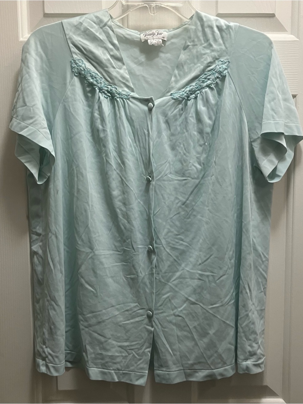 Vtg Vanity Fair Pajama Top Women's Sz M Light Blue Nylon Button Front Applique